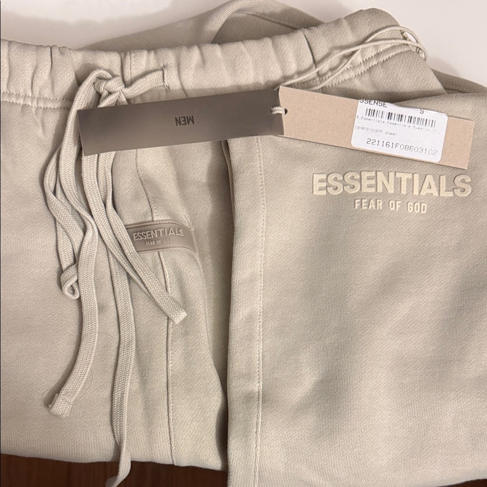 Fear of God Essentials Sweatpants in Light Beige